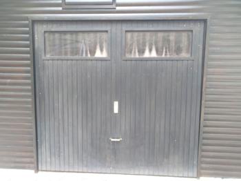 Podarim lesena garažna vrata