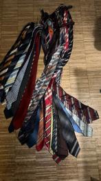 Kravate različnih barv