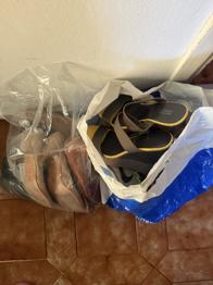 Podarim 10 parov različne obutve različnih velikosti za ženske.