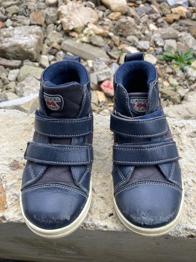 Fantovski čevlji Lasocki št. 25 - podarimo