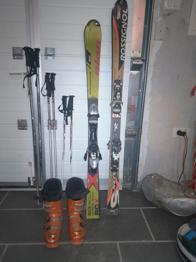 Podarim smučke 130, 140 pancarje št. cca36 palice
