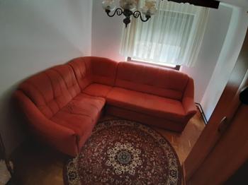 Rabljena kotna sedežna garnitura