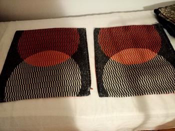 Dve IKEA prevleki za blazini velikost 50 x 50 cm PODARIM